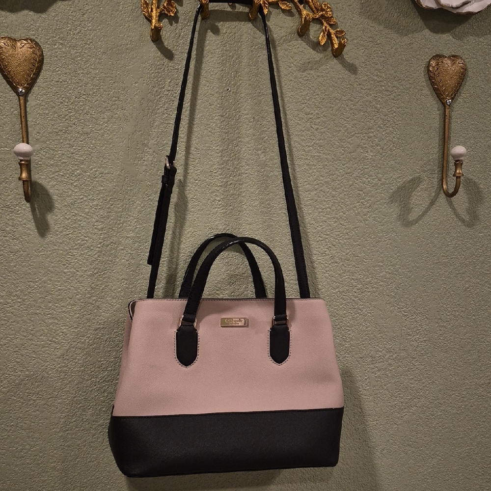 Elegant Black and Cream Handbag